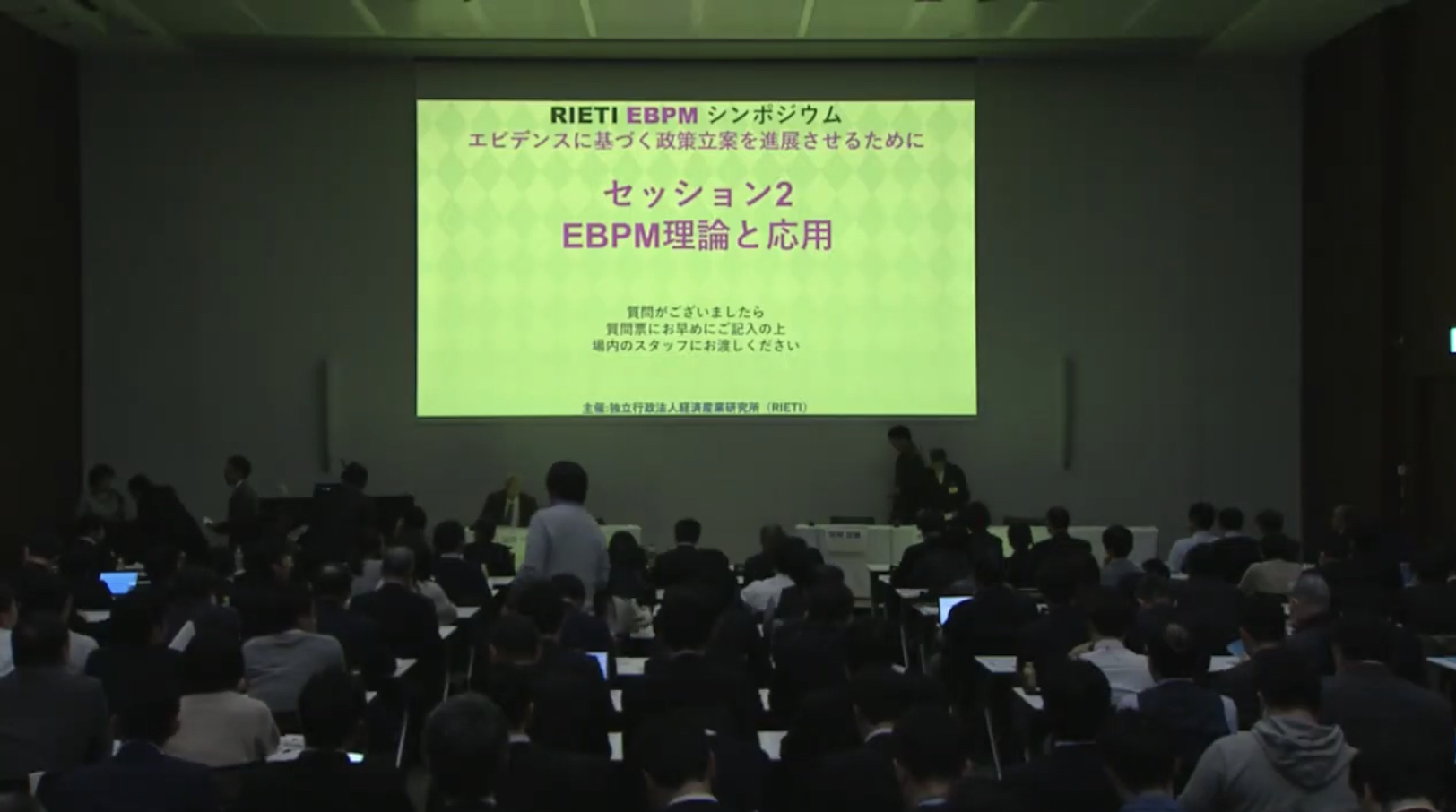 答えのない世界の不条理に悩む時間で、ちょっとだけいつもと違うYoutubeを見よう。感動すんぞ。